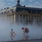 Wasserspiel Place de la Bourse