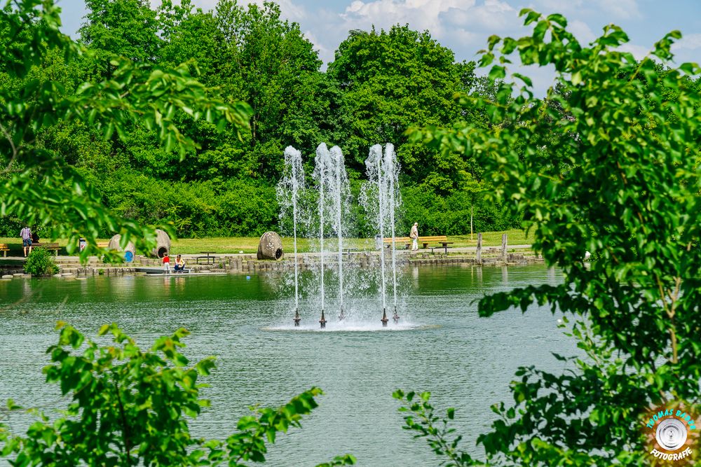 Wasserspiele Und Nackte Schönheiten Wasserspiele Und Nackte Schönheiten
