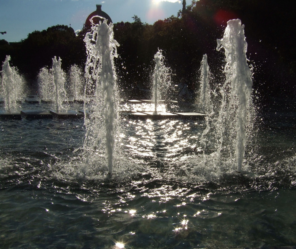 Wasserspiele am Alexanderplatz