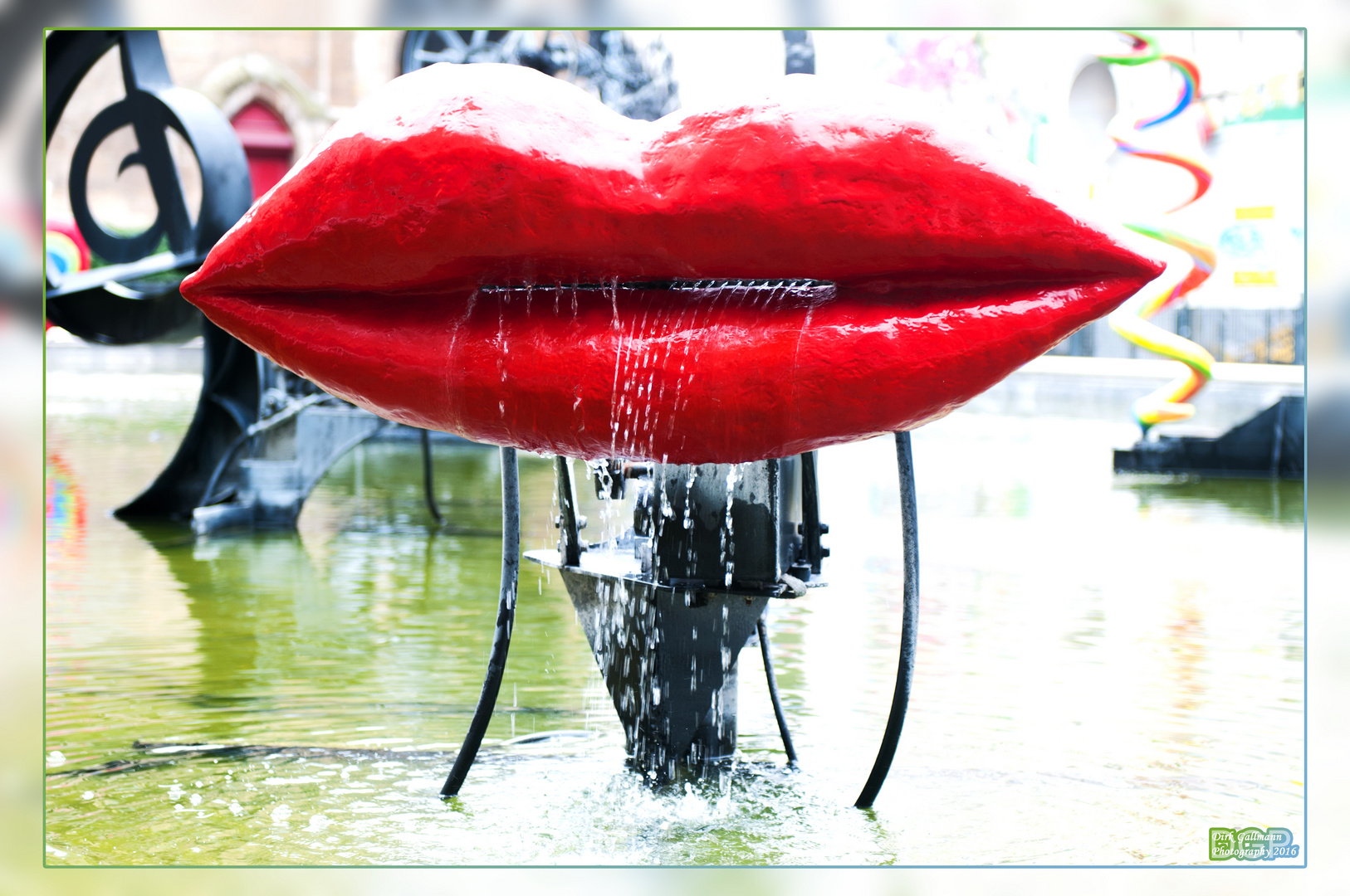 Wasserspiele am Centre Pompidou Paris