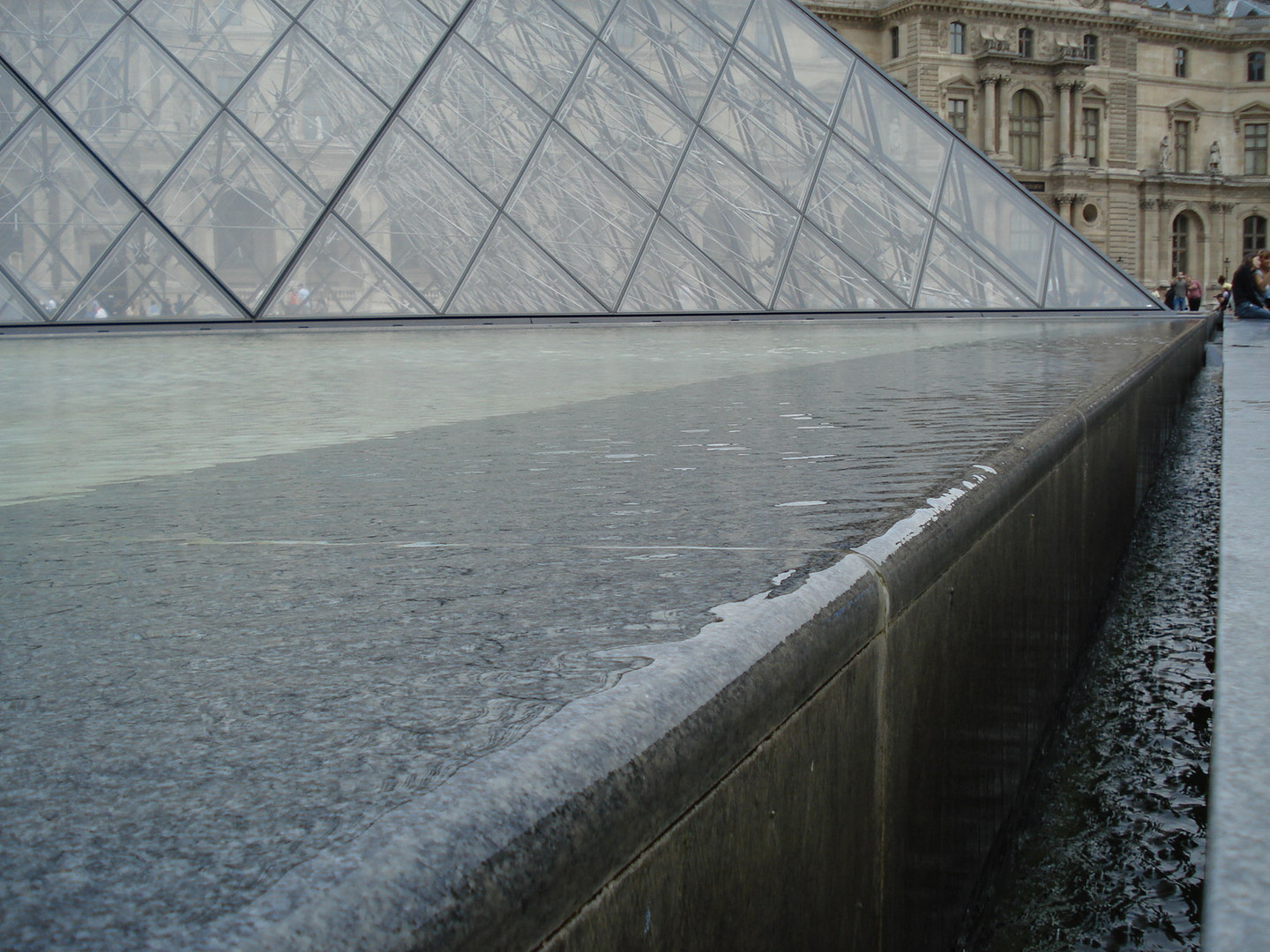 Wasserspiele am Louvre