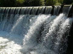 "Wasserspiele" am Wehr