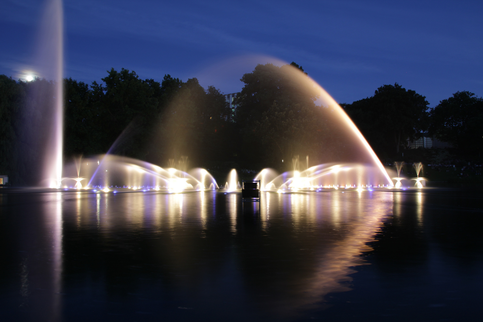 Wasserspiele bei Vollmond I