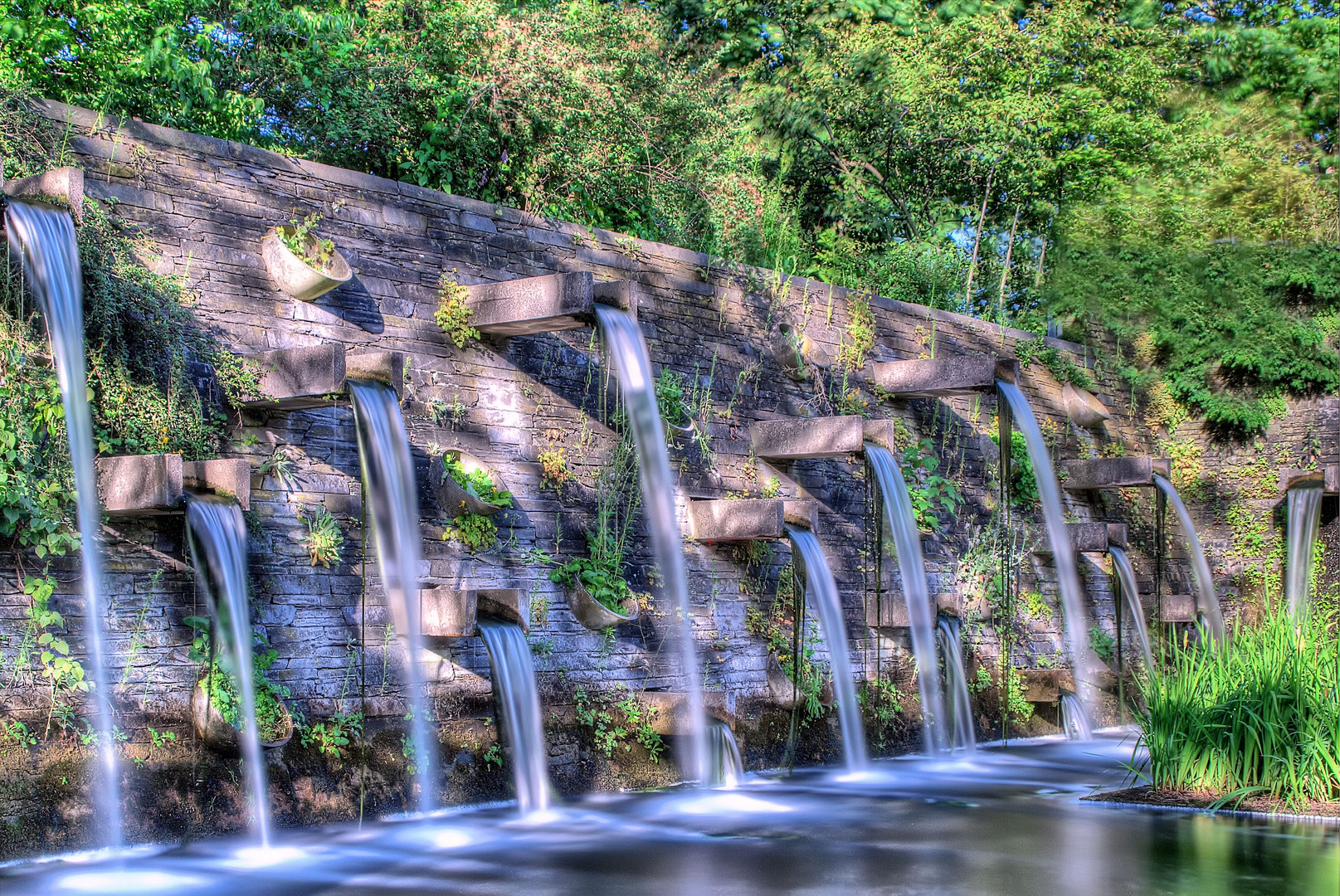 - Wasserspiele im Park -