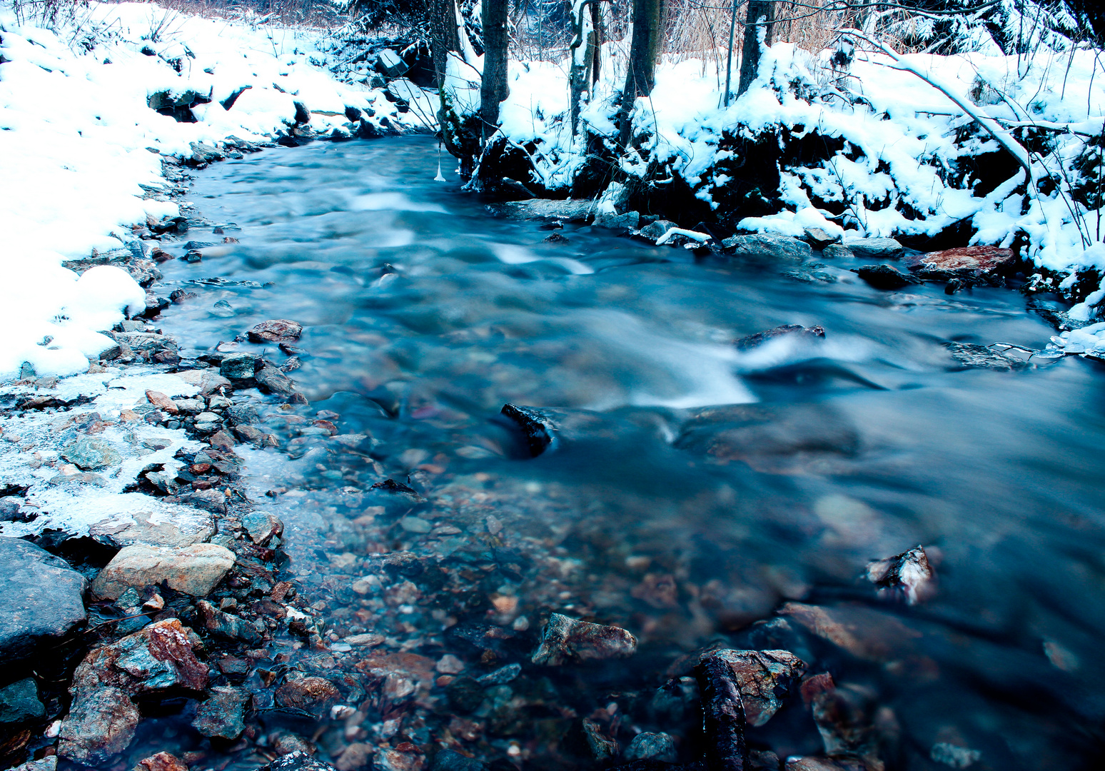 Wasserspiele im Schnee