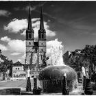 Wasserspiele mit Kirche