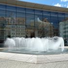 Wasserspiele vor dem Neuen Museum...