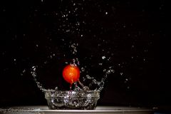 Wasserspritzr und Tomate