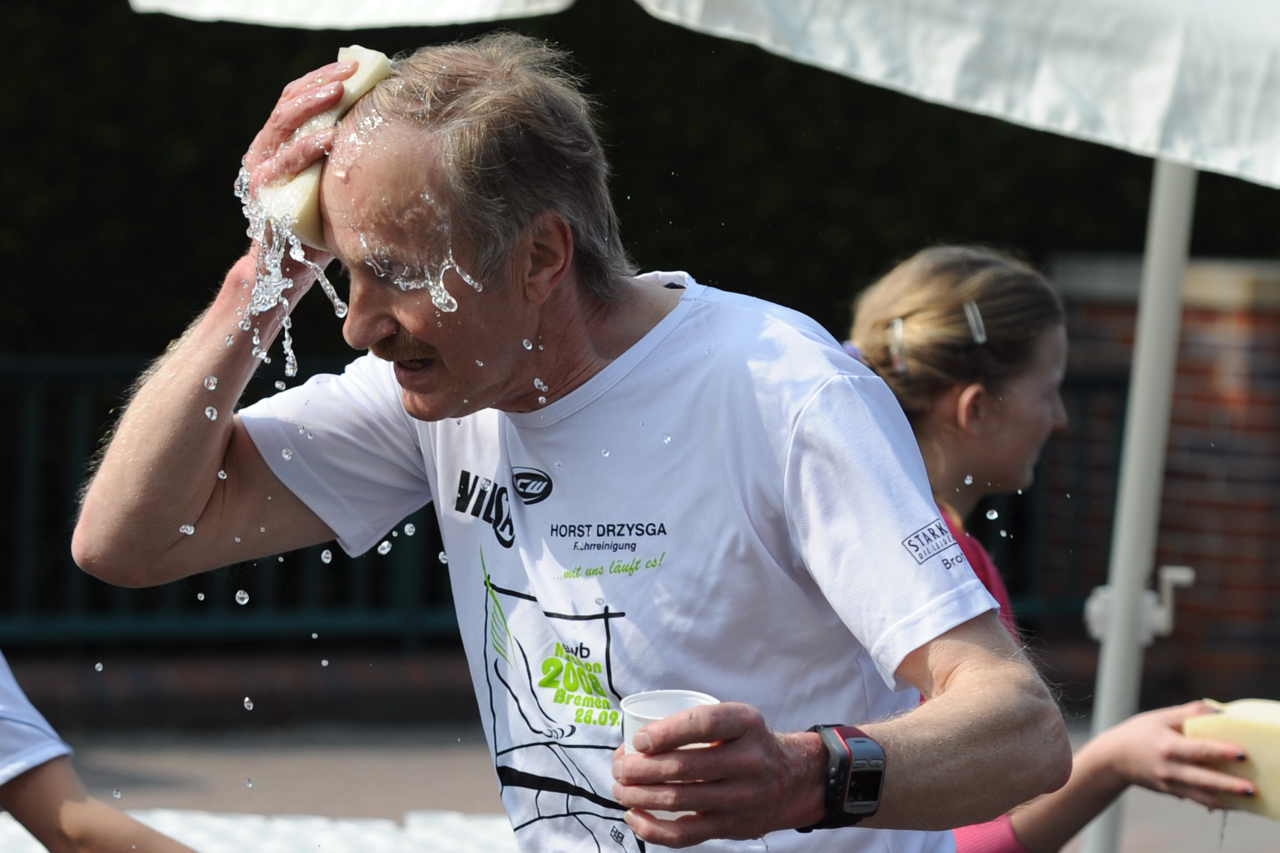 Wasserstation beim 10 km-Lauf