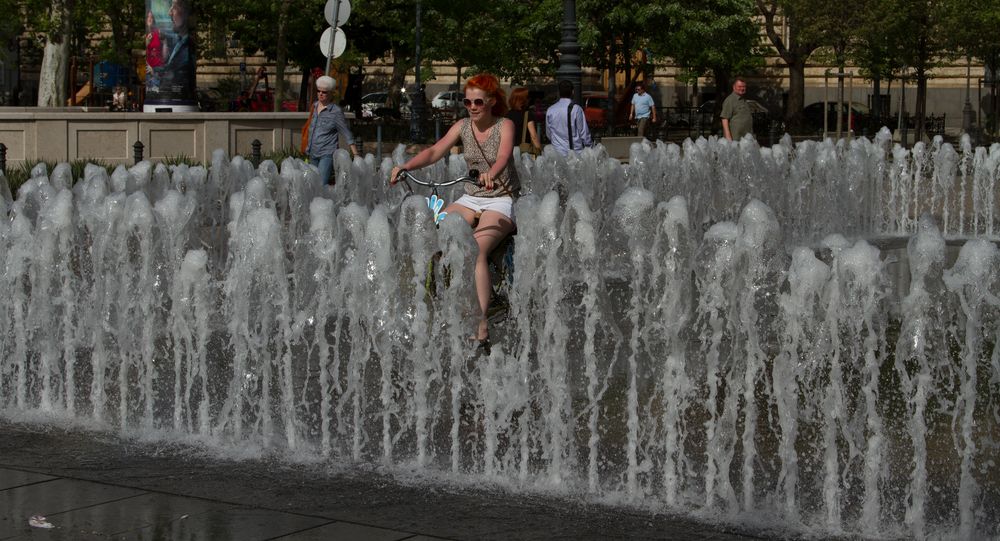 Wasserstrasse Budapest von Wolfgang Grösslinger