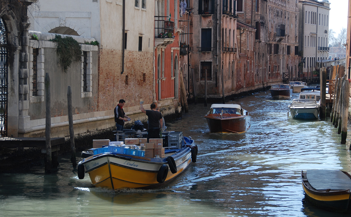 Wasserstraße in Venedig