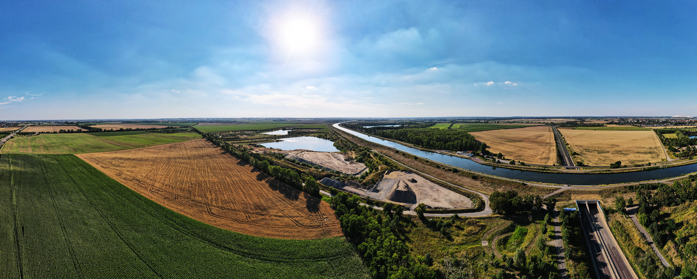 Wasserstraße über der Autobahn ..