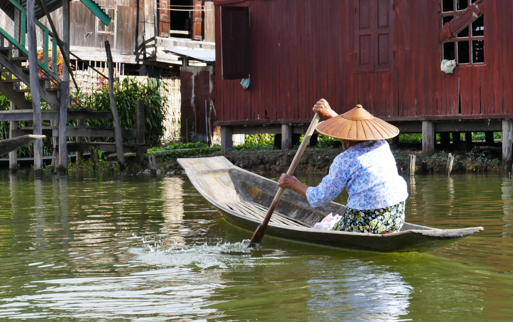 ...Wasserstraßen am Inle See...