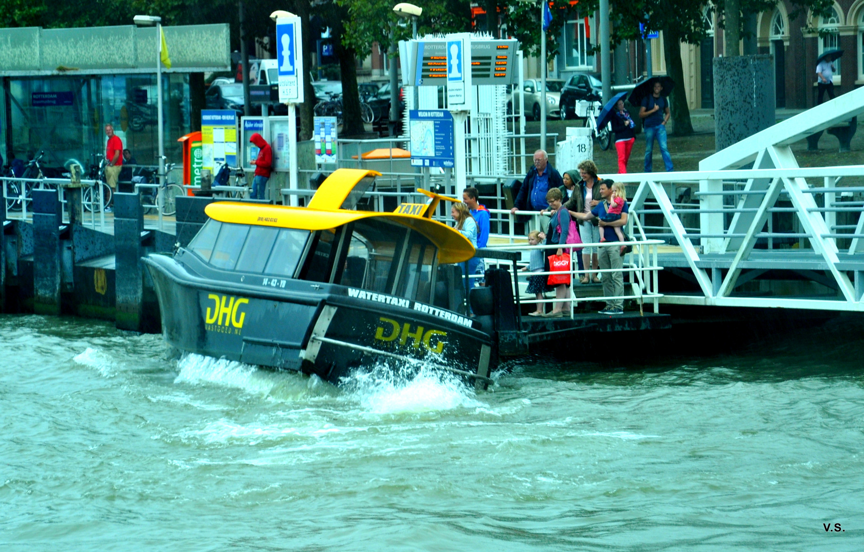 Wassertaxi in Rotterdam