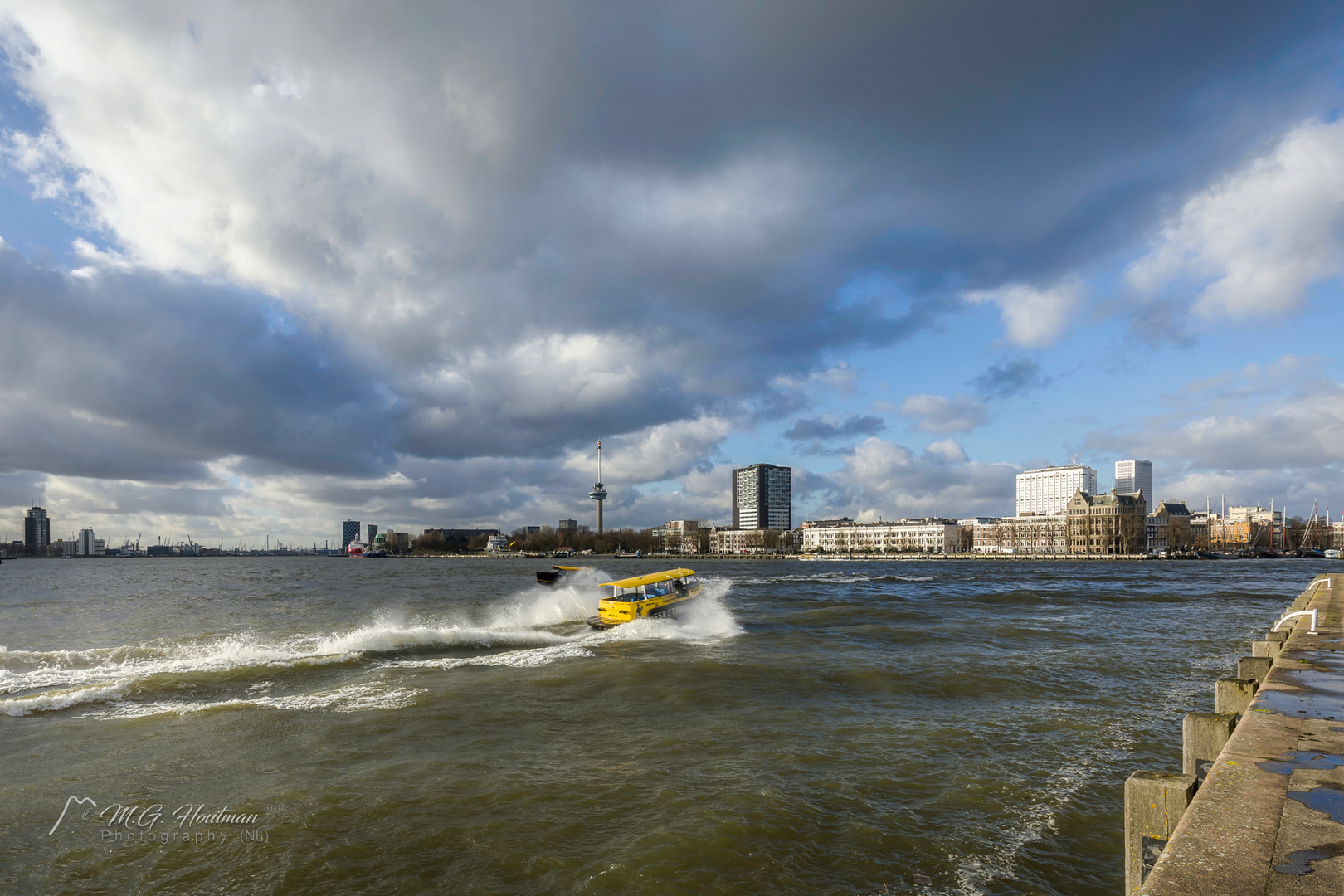 Wassertaxi in Rotterdam
