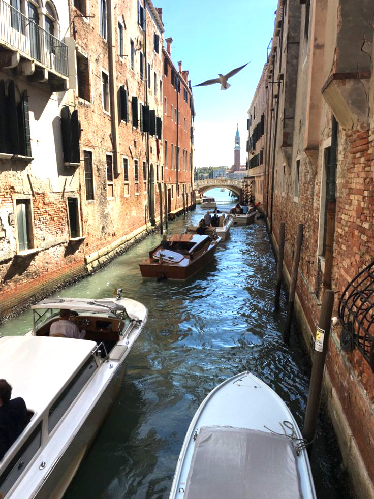 Wassertaxi-Stau in Venedig