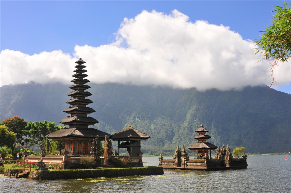 Wassertempel auf Bali  Foto  Bild  landschaft natur 