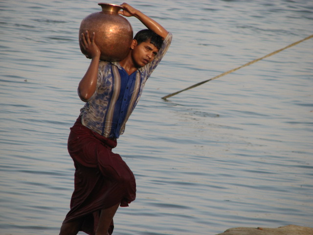 Wasserträger am Ganges