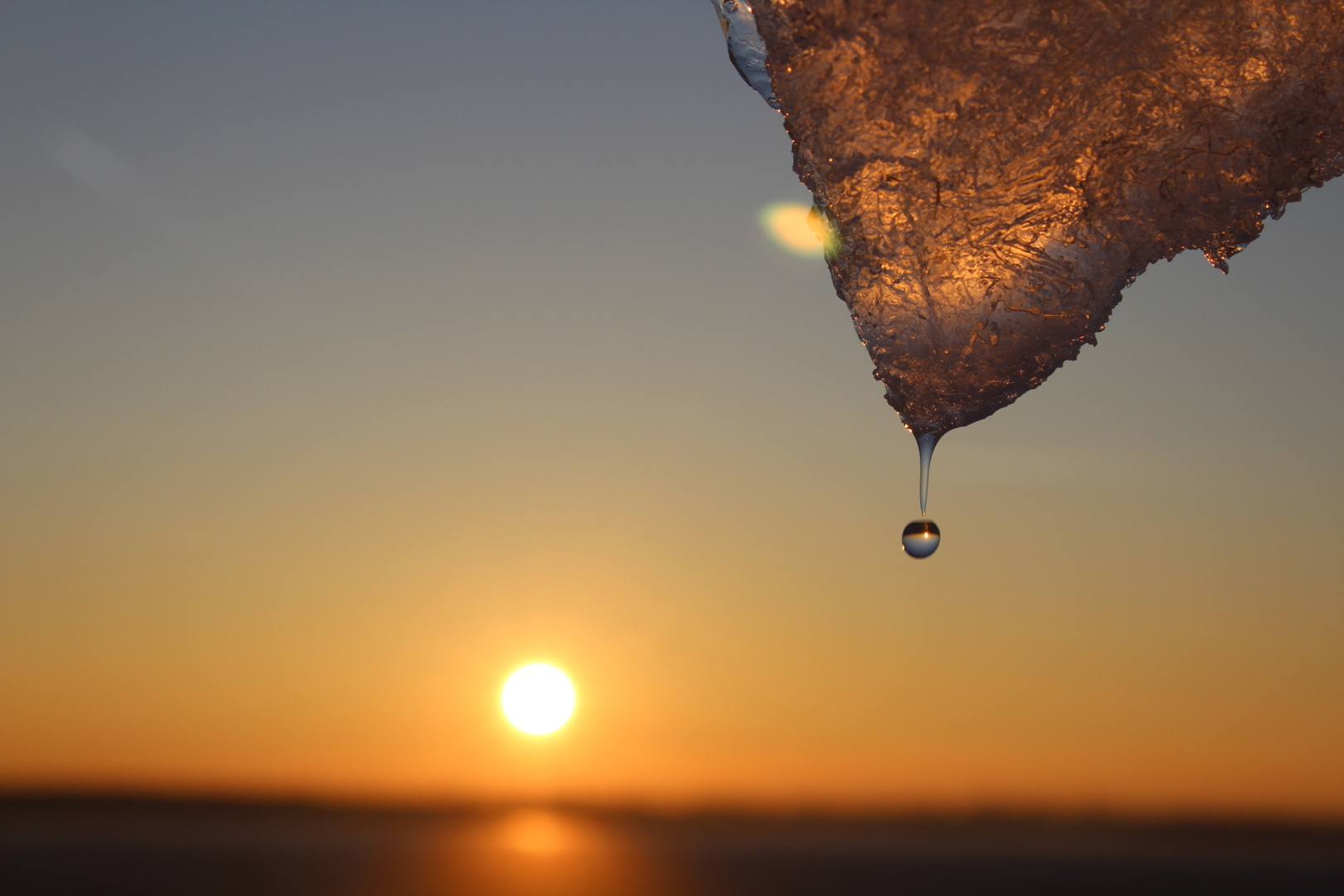 Wassertropfen im Sonnenuntergang 