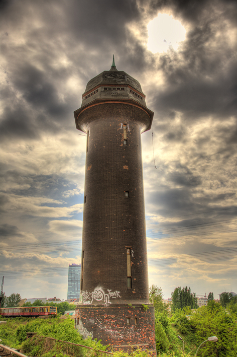 wasserturm am ostkreuz berlin hdr