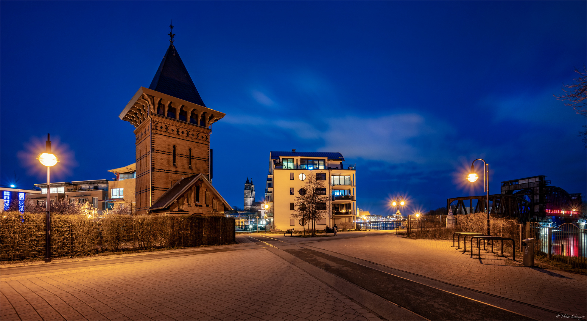 Wasserturm an der Hubbrücke / Magdeburg