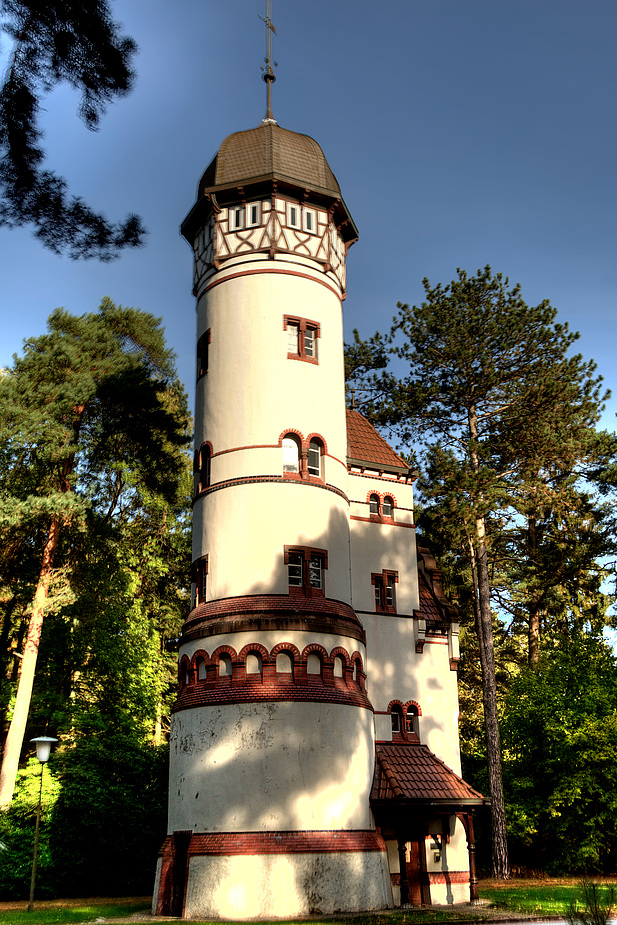 Wasserturm auf dem (Weltgrößten ) Parkfriedhof Ohlsdorf