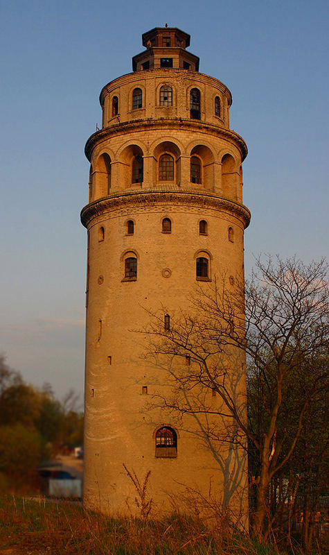 Wasserturm bei Abendsonne