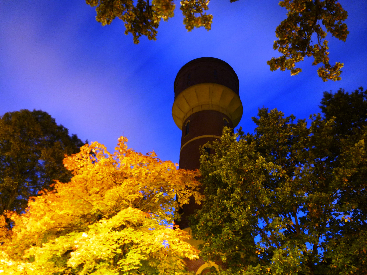 Wasserturm bei Nacht