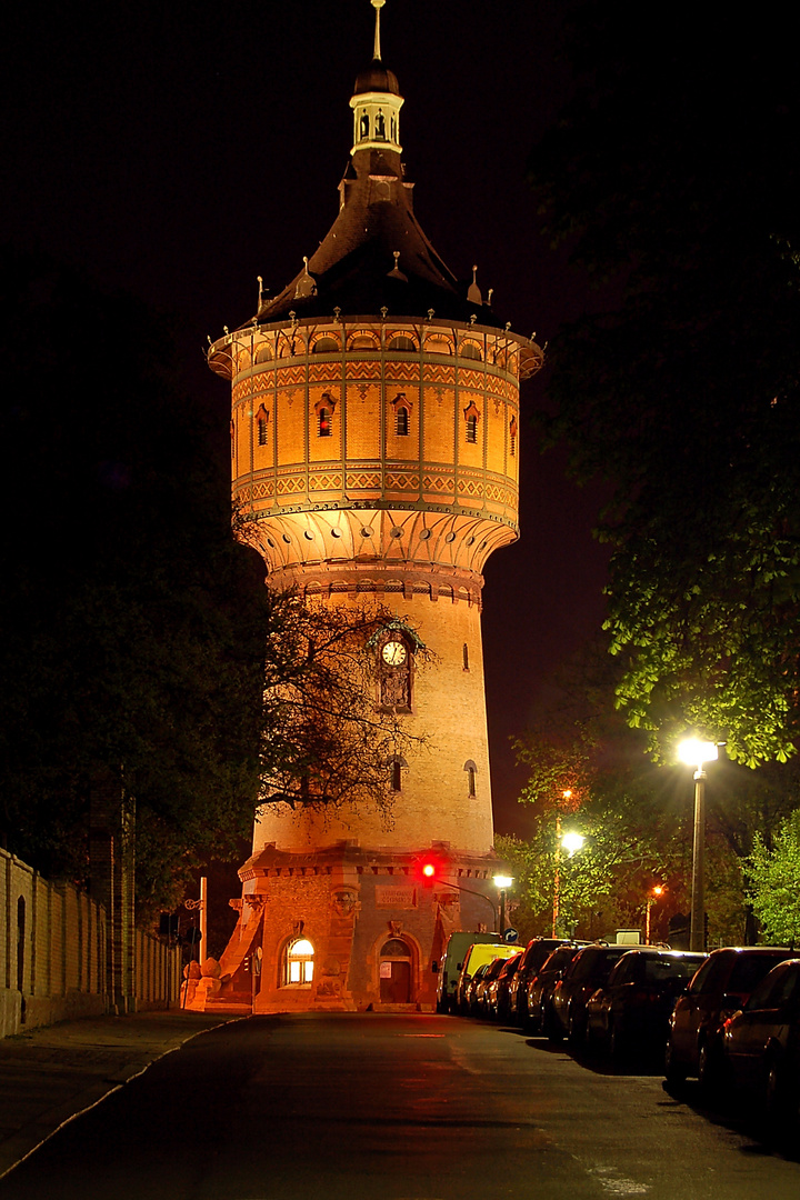 Wasserturm bei Nacht