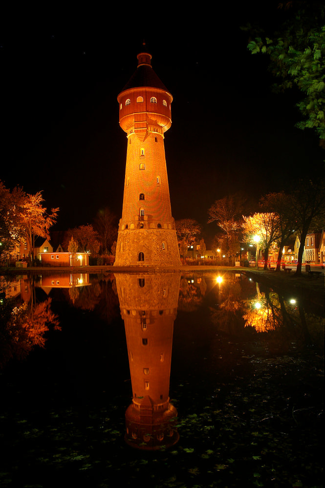 Wasserturm bei Nacht