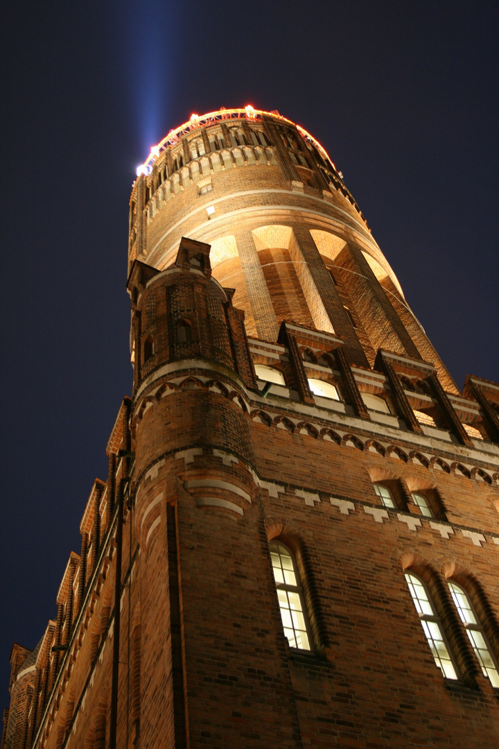 Wasserturm bei Nacht