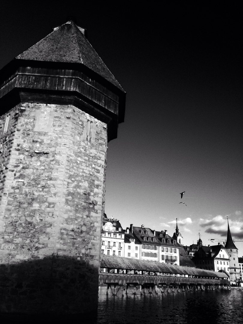 Wasserturm Der Kapellbrücke Luzern