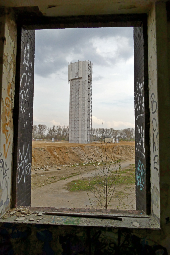 Wasserturm im (Fenster) Bilderrahmen