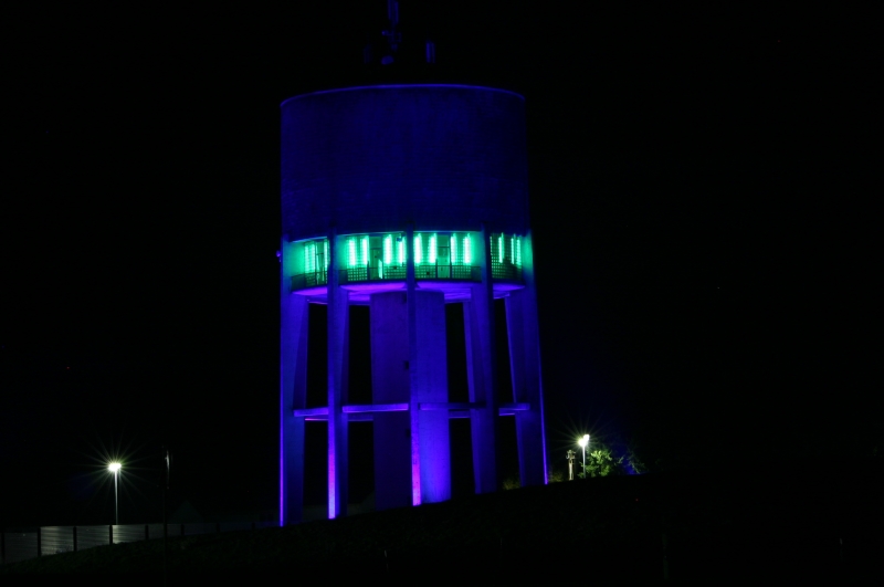 Wasserturm in blau