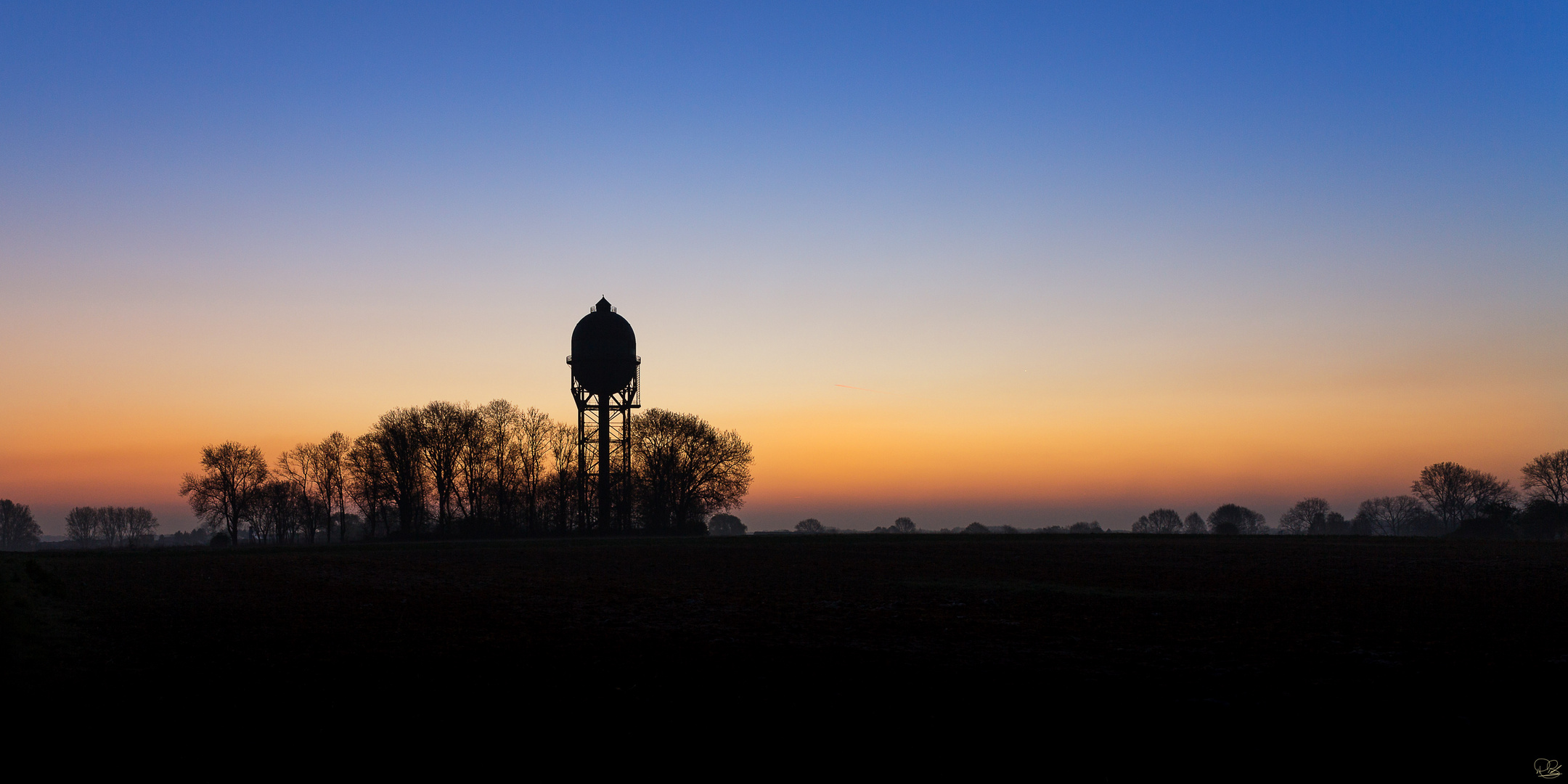 Wasserturm Lanstroper Ei vor Sonnenaufgang