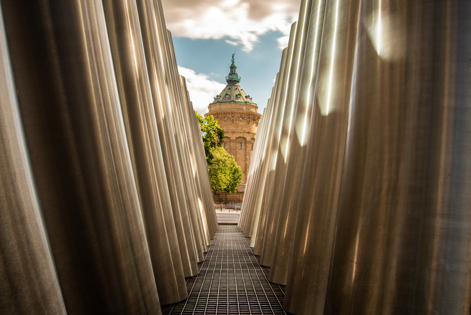 Wasserturm Mannheim im Sommer 