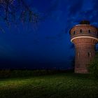 Wasserturm mit Mond...