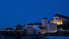 Wasserturm zur blauen Stunde