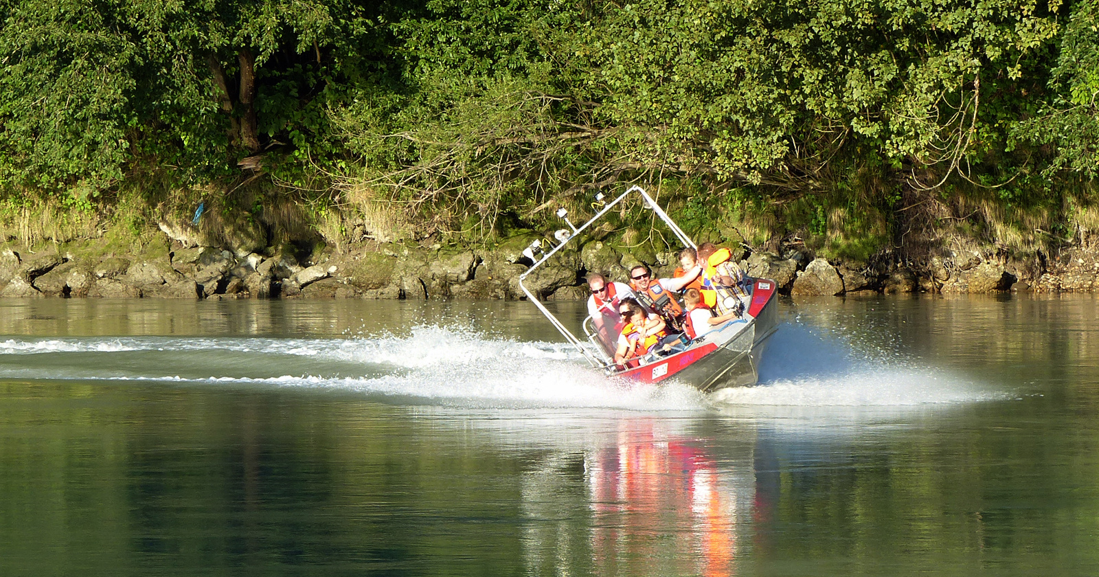 Wasserwachtboot auf dem Inn