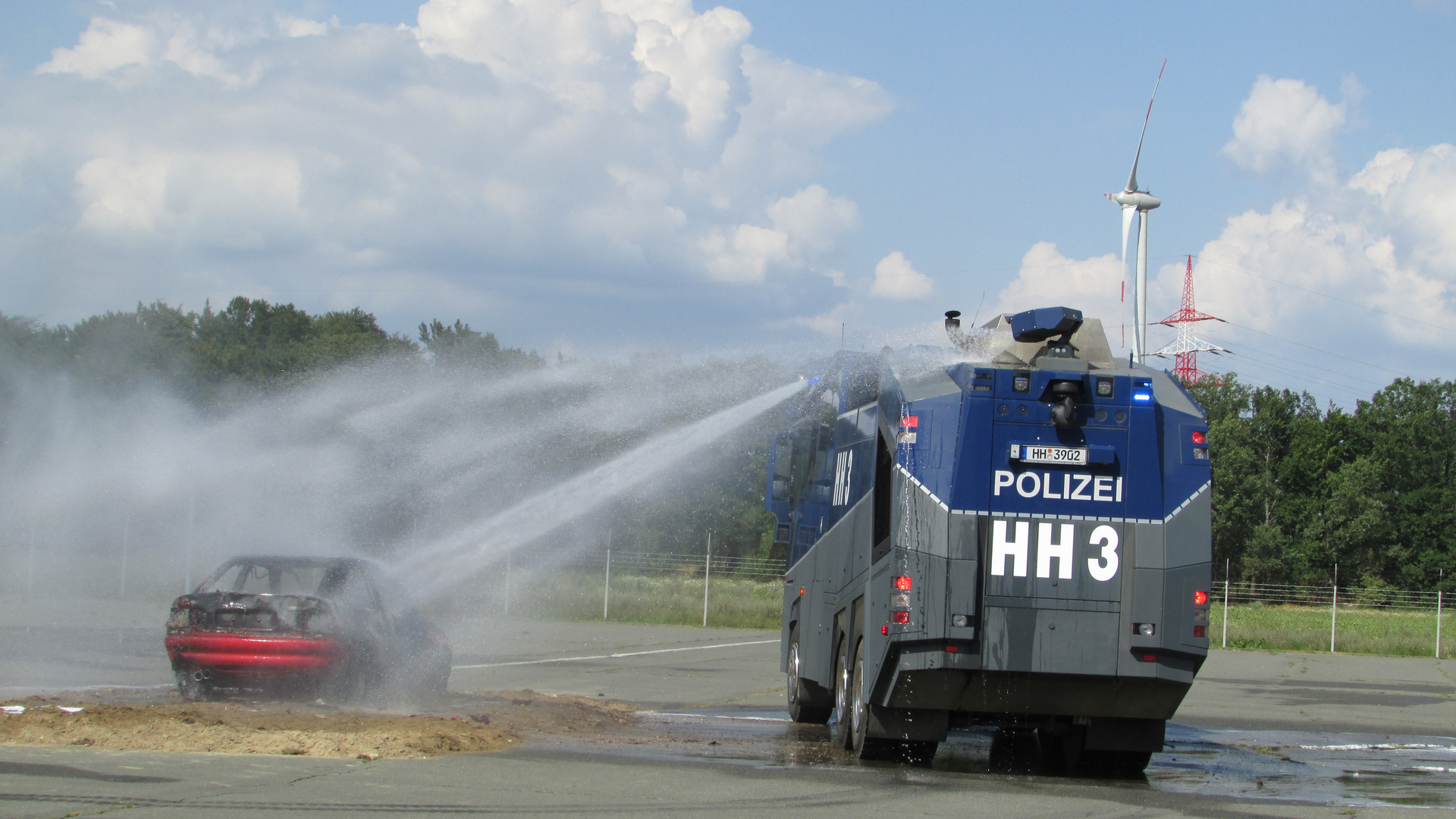 Wasserwerfer der Bundespolizei