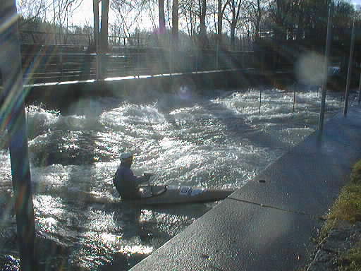 Wasserwucht im Eiskanal