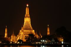 Wat Arun bei Nacht