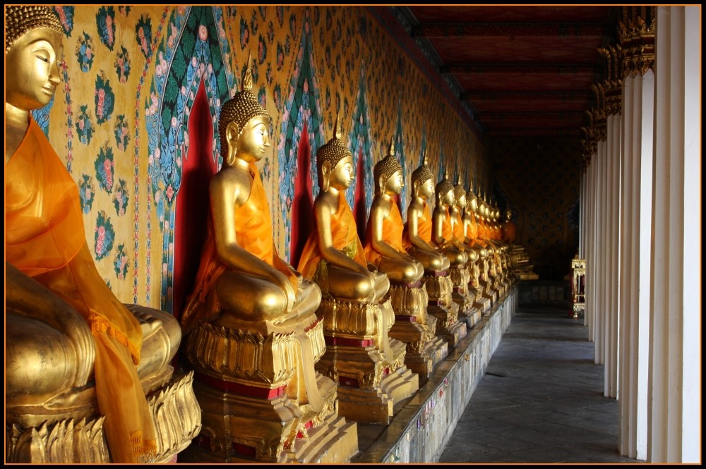 Wat Arun Buddhas