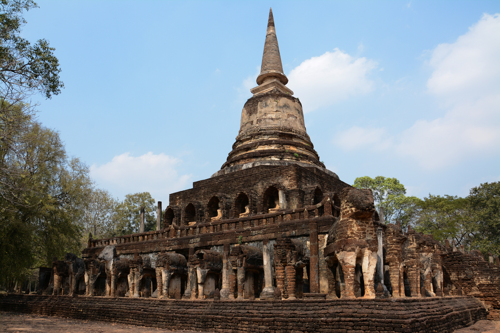 Wat Chedi Chet Thaeo