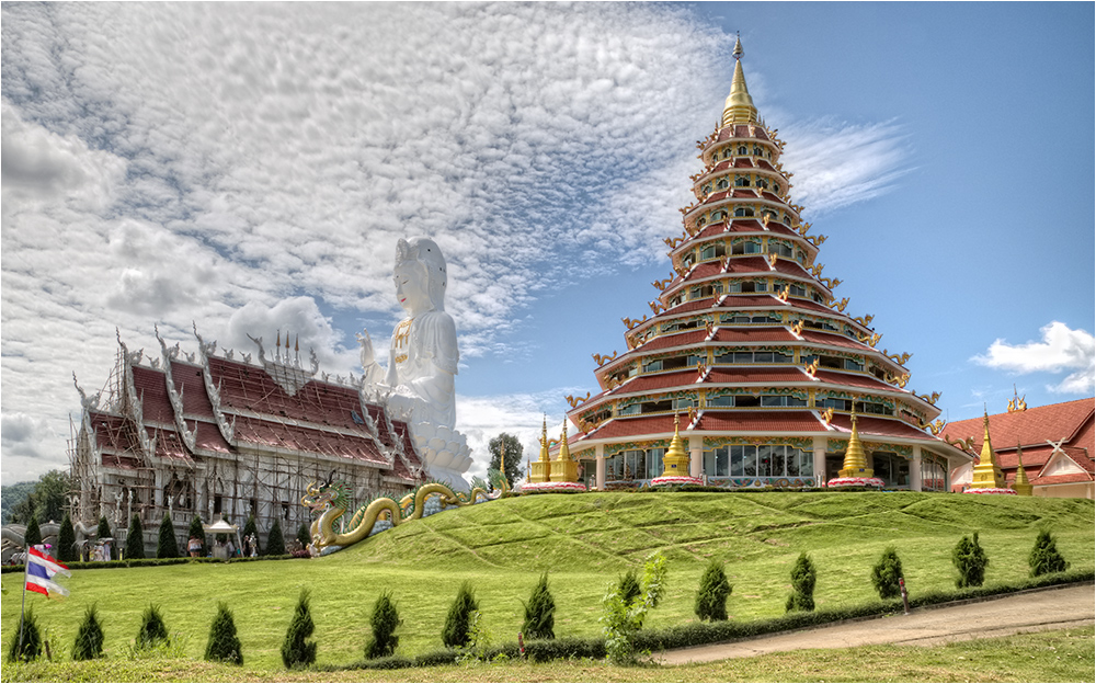 Wat Huay Pla Kung 1