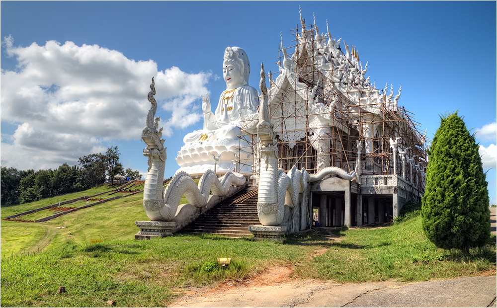 Wat Huay Pla Kung 5