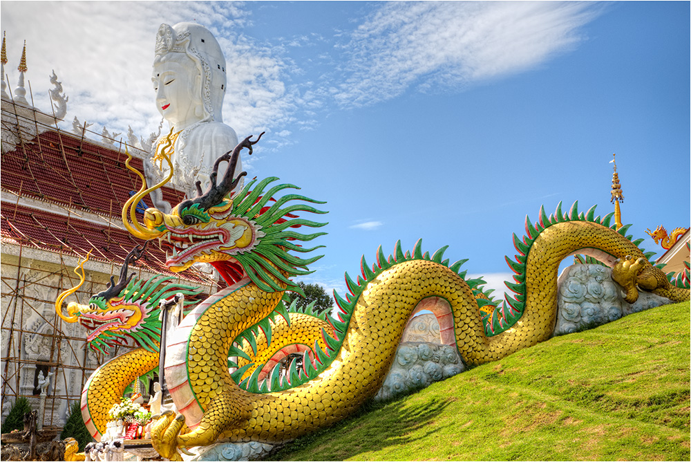 Wat Huay Pla Kung 9