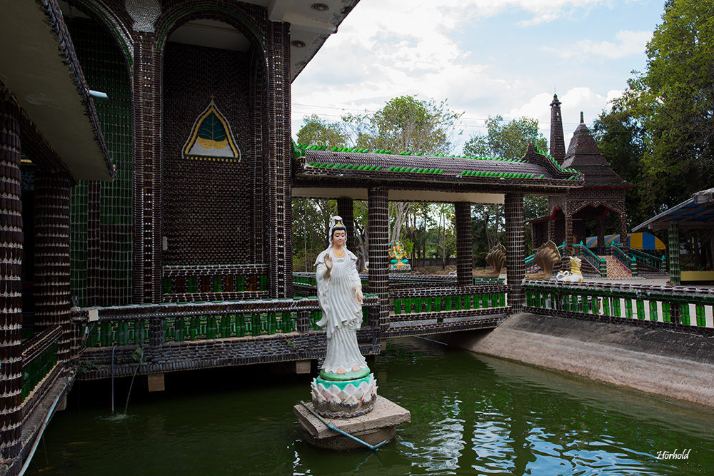 Wat Pa Maha Chedi Kaew III