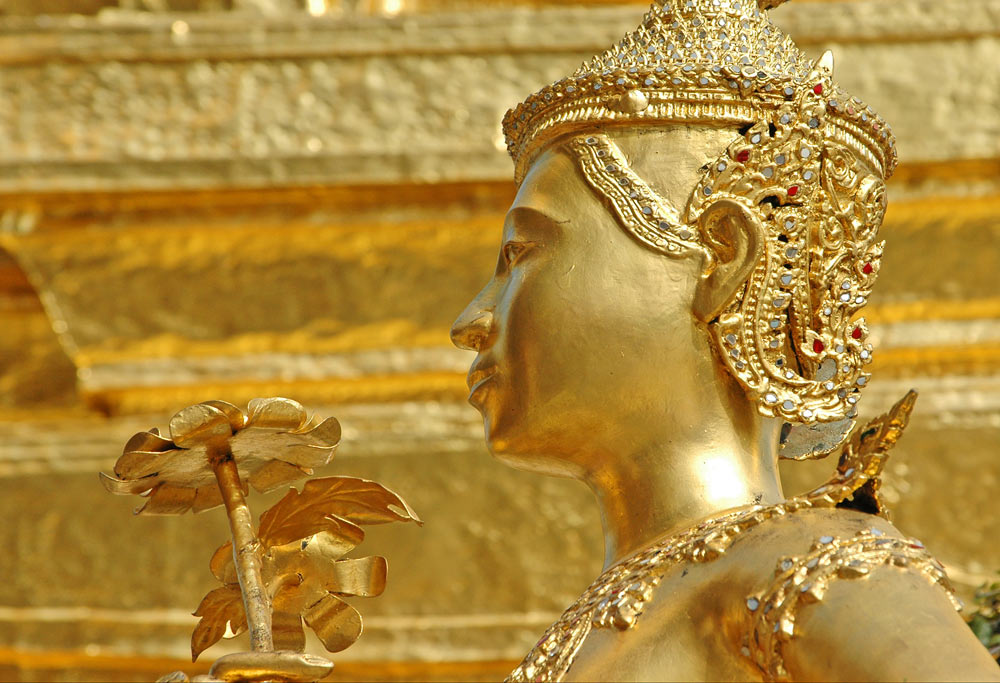 Wat Phra Kaeo/Grand Palace; temple warden2