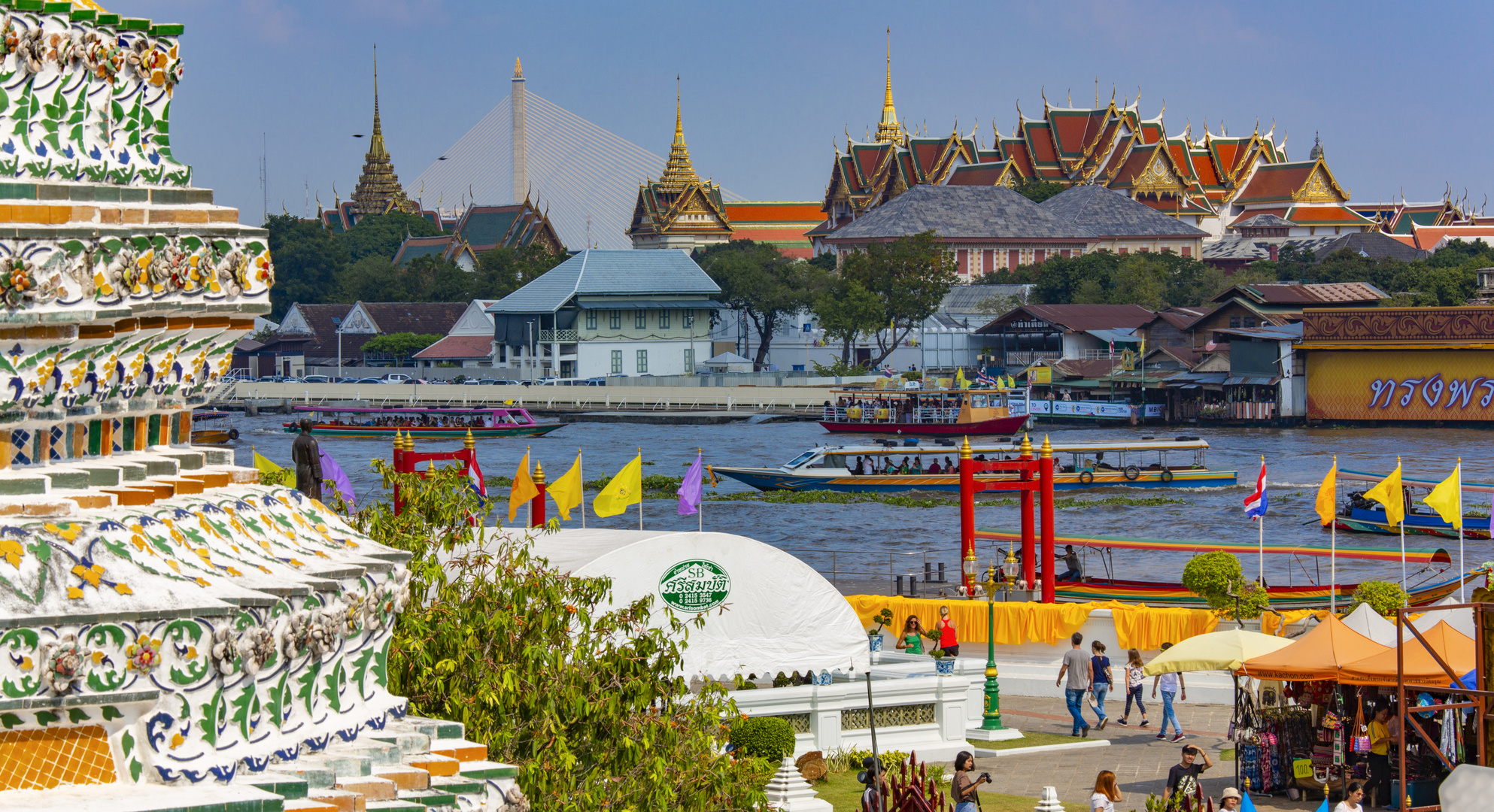 Wat Phra Kaew vom Wat Arun aus gesehen